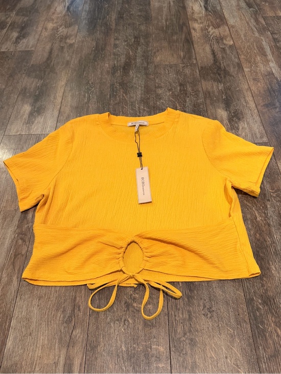 BCBGeneration Tops - BCBGeneration Yellow Short Sleeve Ring-Tie Crop Top